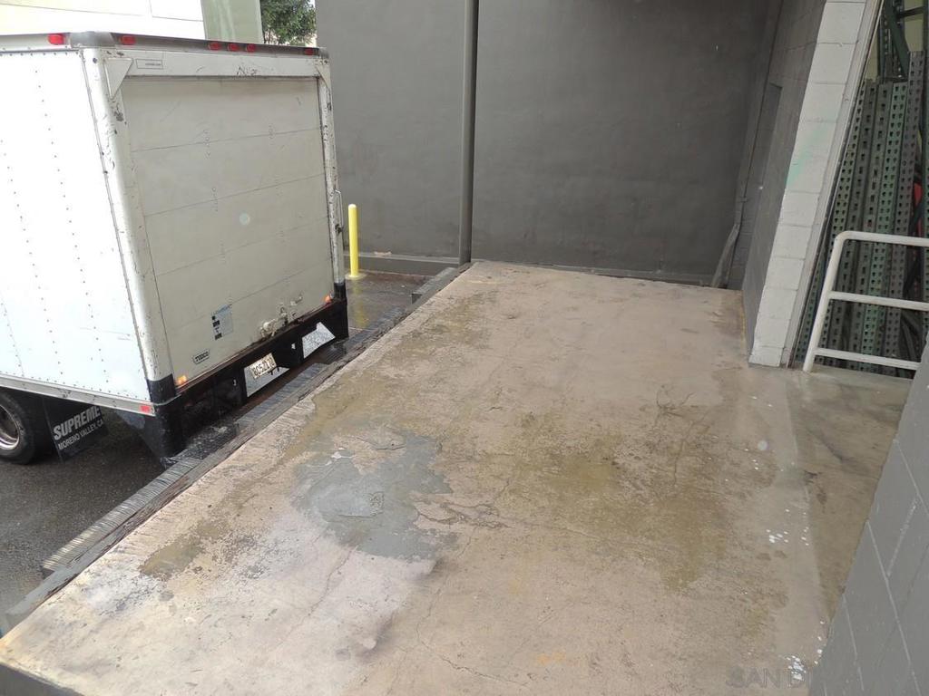 706 A Ave Property Photo 4