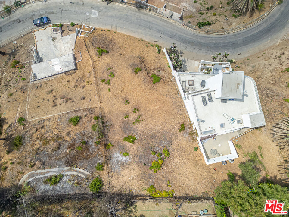 21415 Rambla Vista Road Property Photo 5