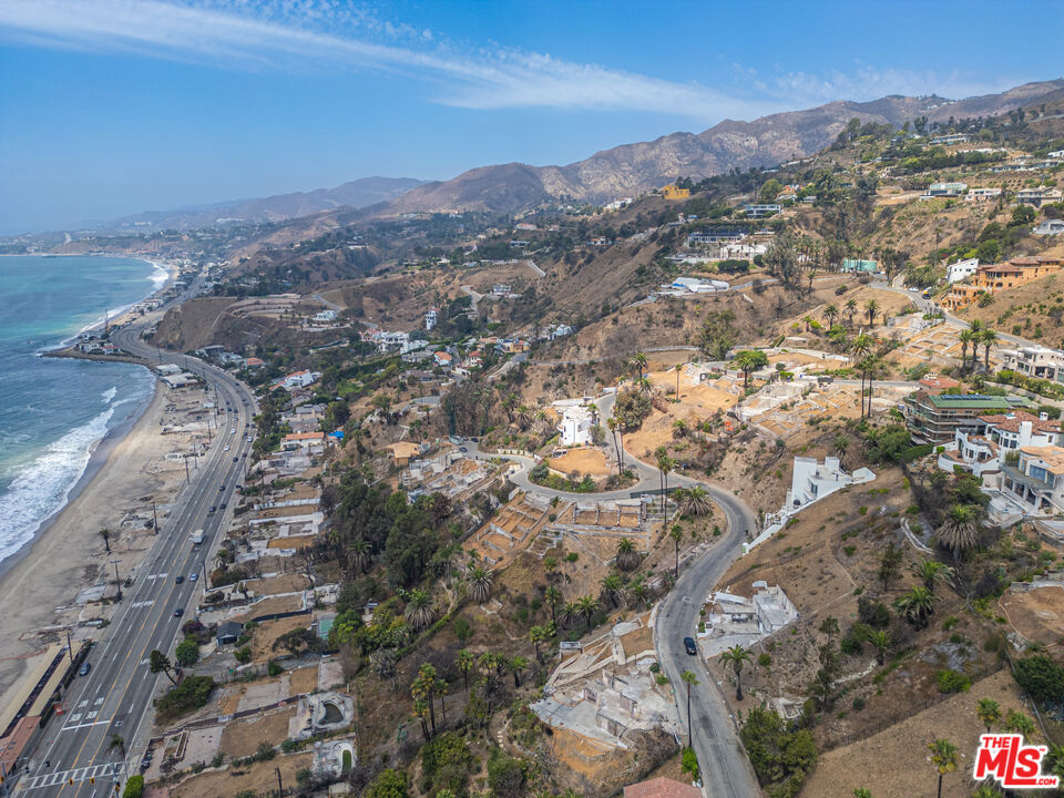 21415 Rambla Vista Road Property Photo 10