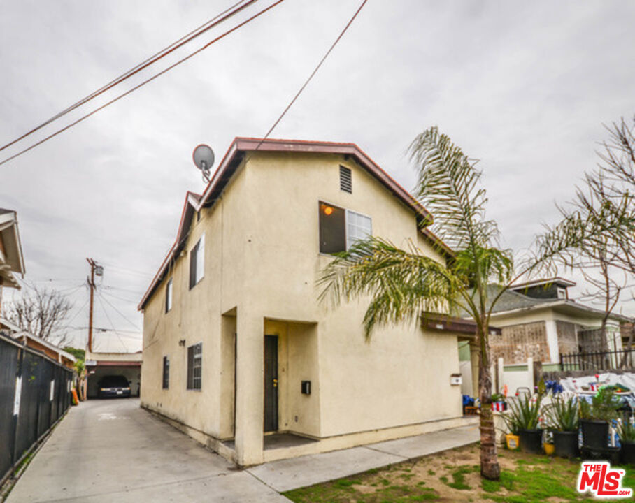 21111487 Property Photo 1