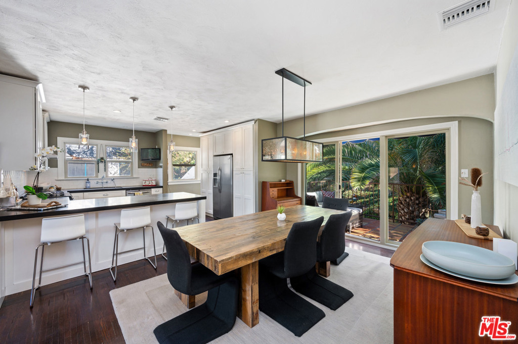 2146 Beachwood Terrace Property Photo 8