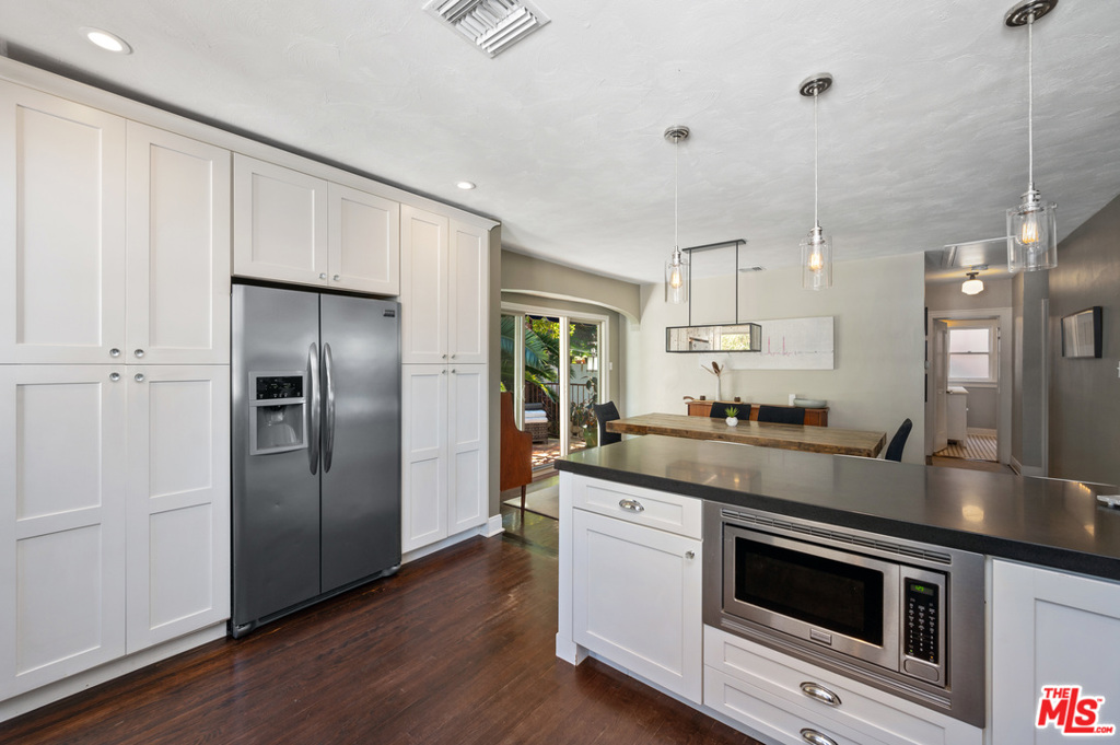 2146 Beachwood Terrace Property Photo 11