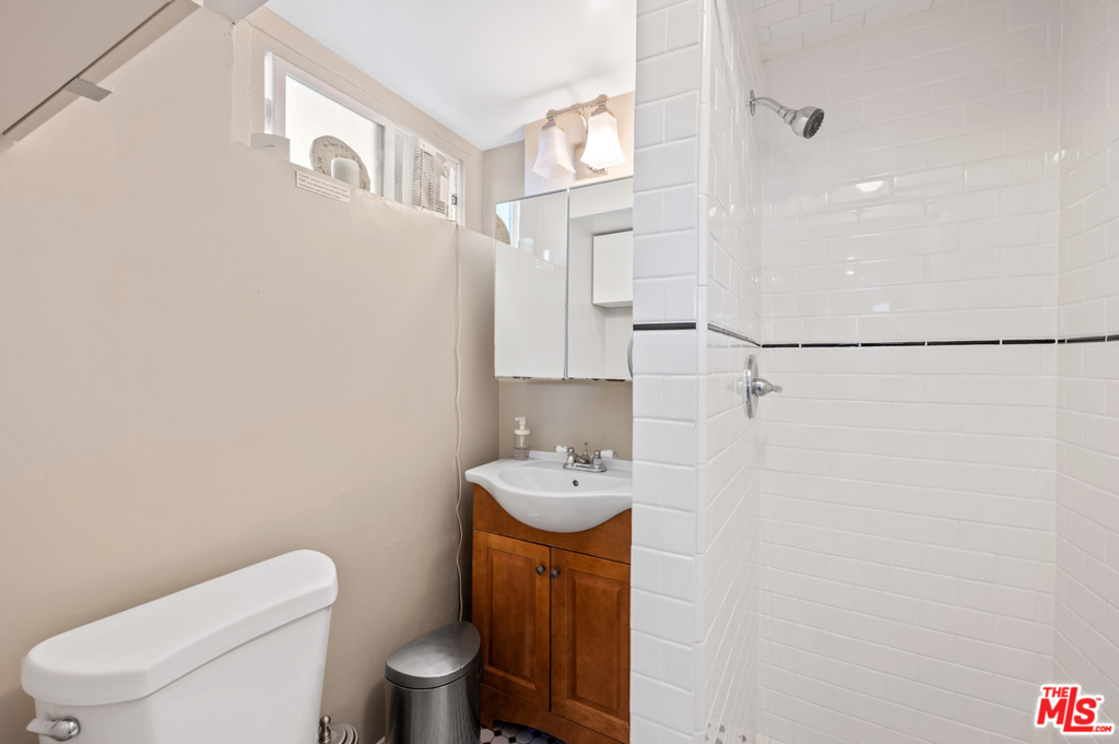 2146 Beachwood Terrace Property Photo 39