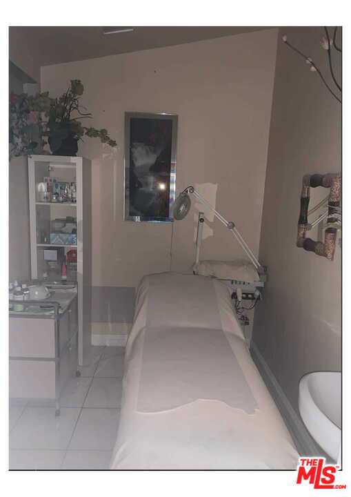 1529 Wilshire Boulevard Property Photo 6
