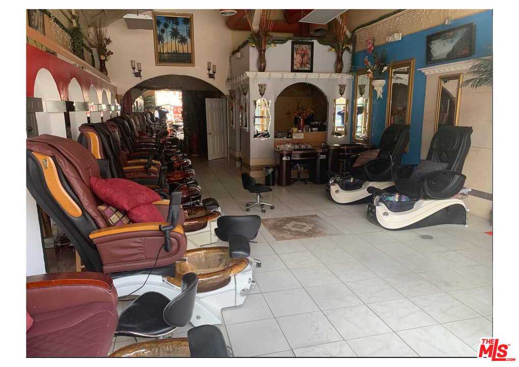 1529 Wilshire Boulevard Property Photo 12