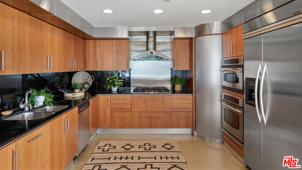 2100 Abbot Kinney Boulevard A Property Photo 13