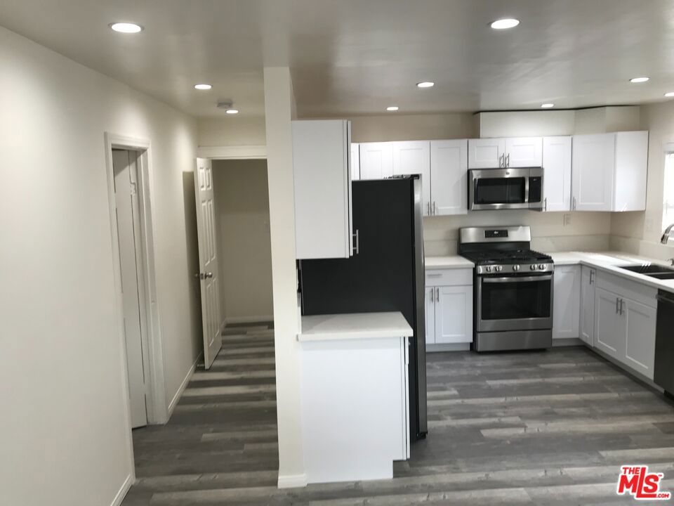 802 N Dillon Street Property Photo 12