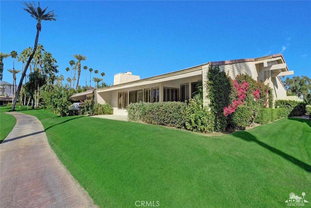 75577 Desert Horizons Drive Property Photo 2