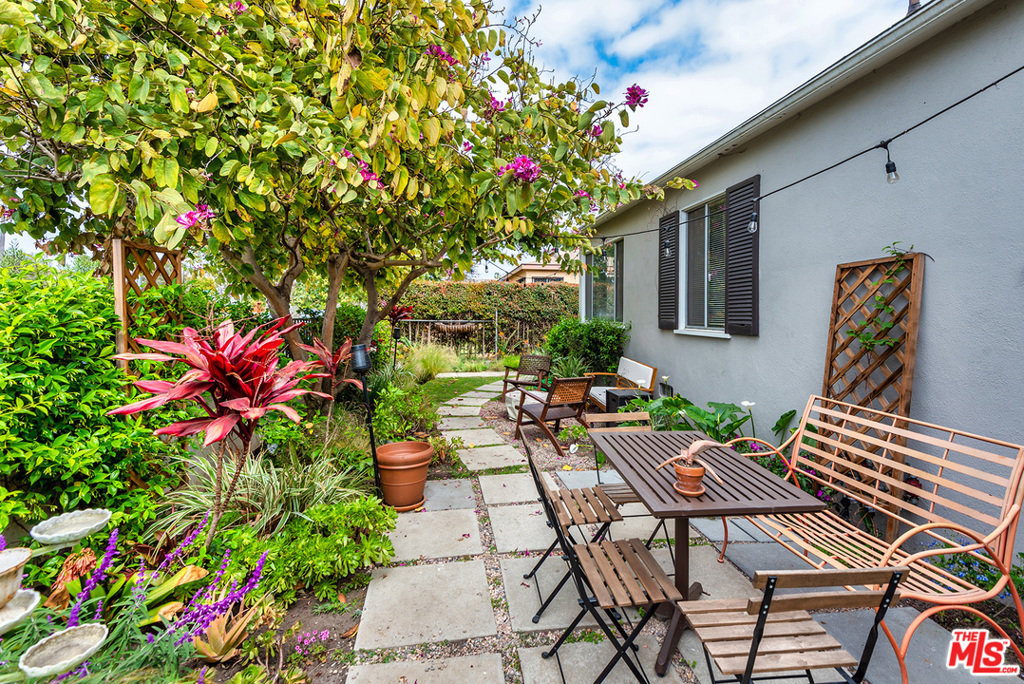 2339 Abbot Kinney Boulevard Property Photo 3