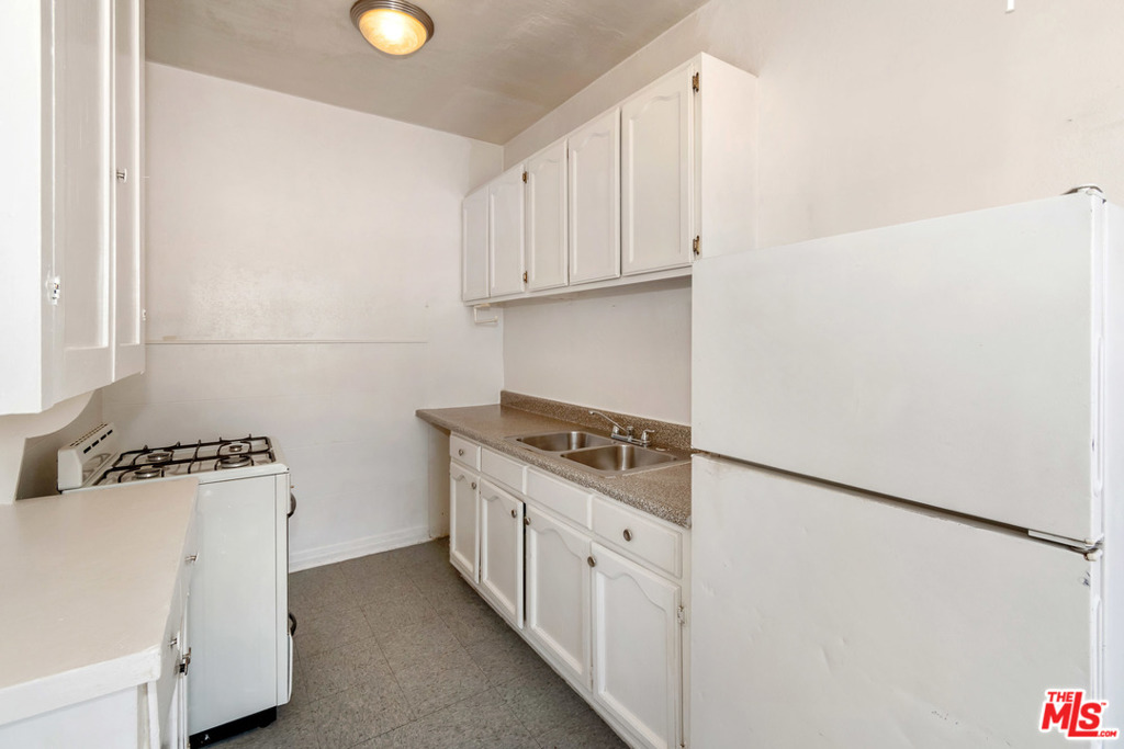 1522 N Mariposa Avenue Property Photo 7