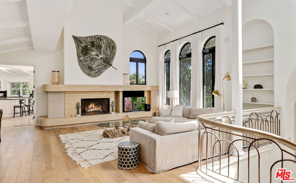 28899 Cliffside Drive Property Photo 8