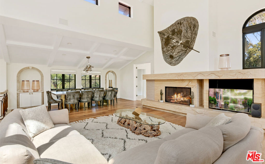28899 Cliffside Drive Property Photo 9
