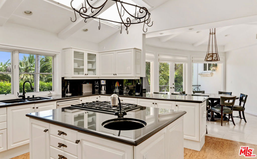 28899 Cliffside Drive Property Photo 15