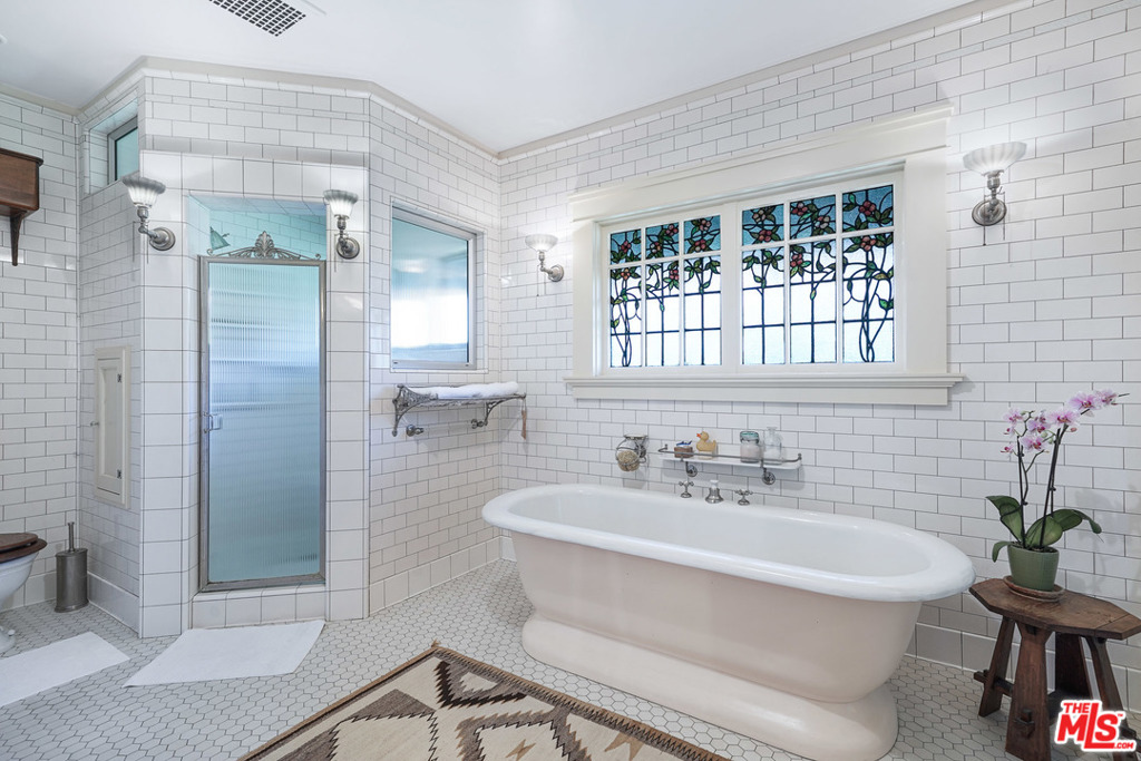 4311 Victoria Park Drive Property Photo 20