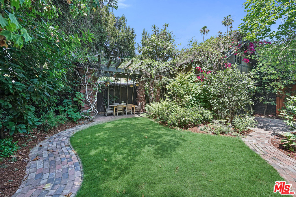 4311 Victoria Park Drive Property Photo 30