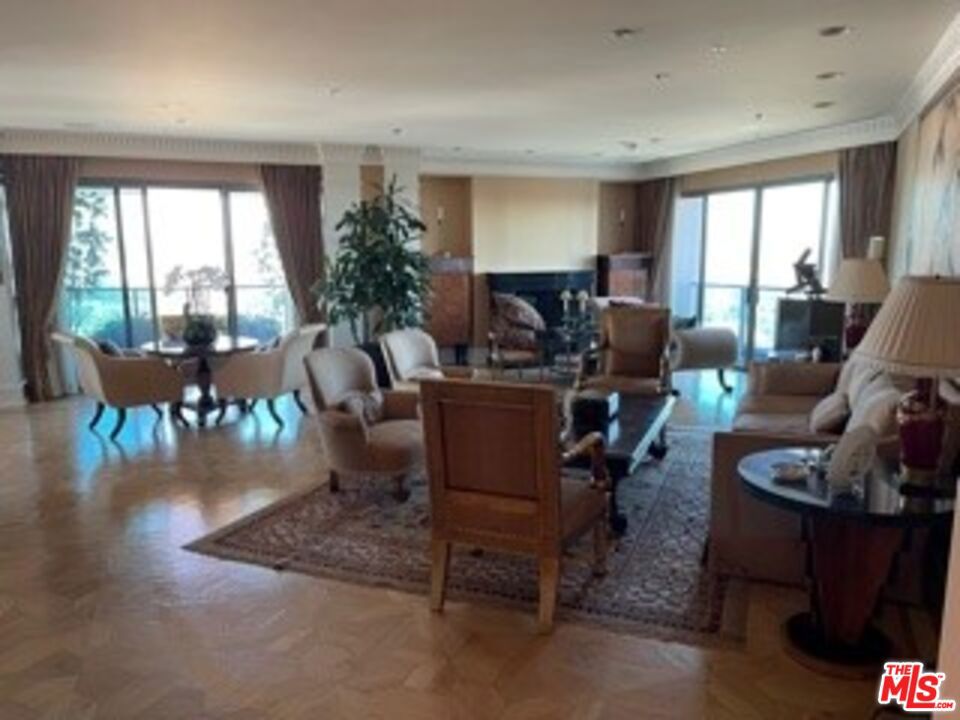 10490 Wilshire Boulevard 2203 Property Photo 2