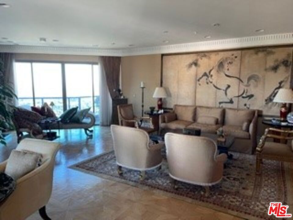 10490 Wilshire Boulevard 2203 Property Photo 3