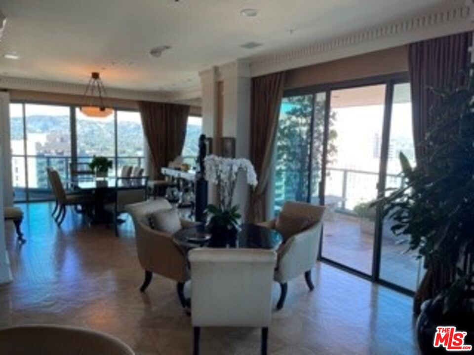 10490 Wilshire Boulevard 2203 Property Photo 4
