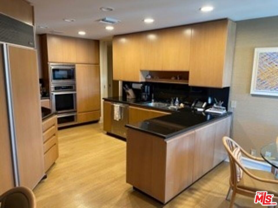 10490 Wilshire Boulevard 2203 Property Photo 5