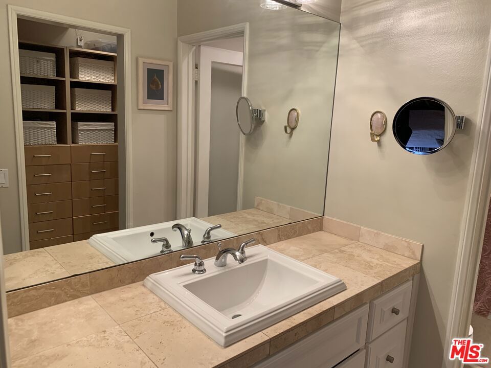 720 Huntley Drive 104 Property Photo 15