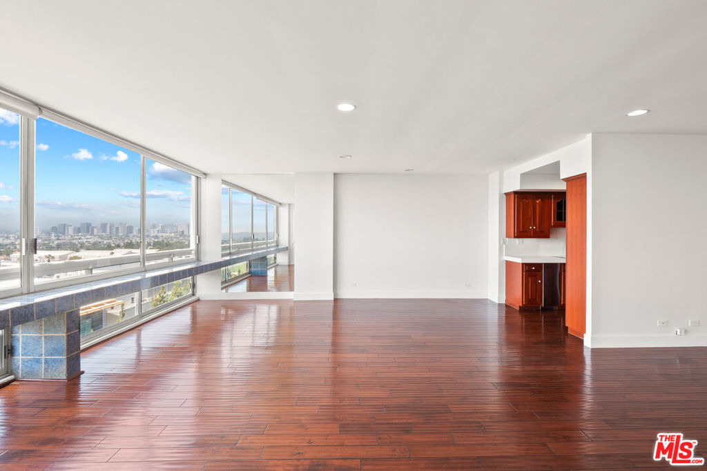 2220 Avenue Of The Stars 1501 Property Photo 4