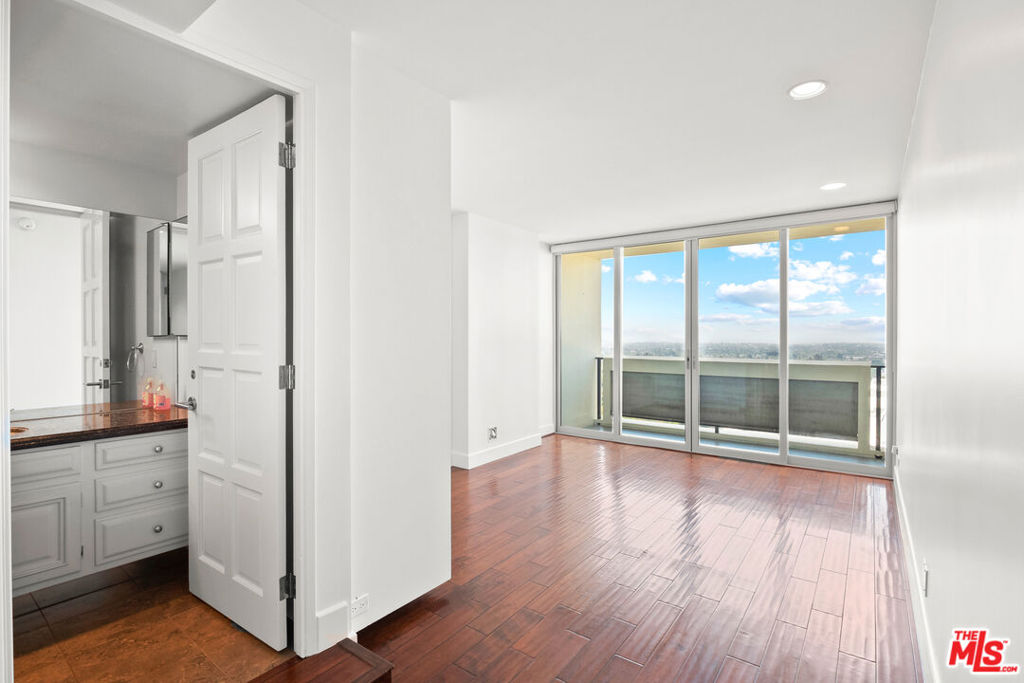 2220 Avenue Of The Stars 1501 Property Photo 10