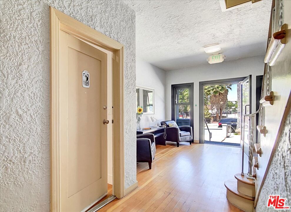 2050 Dracena Drive Property Photo 3