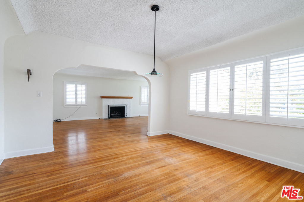 3875 Marcasel Avenue Property Photo 7