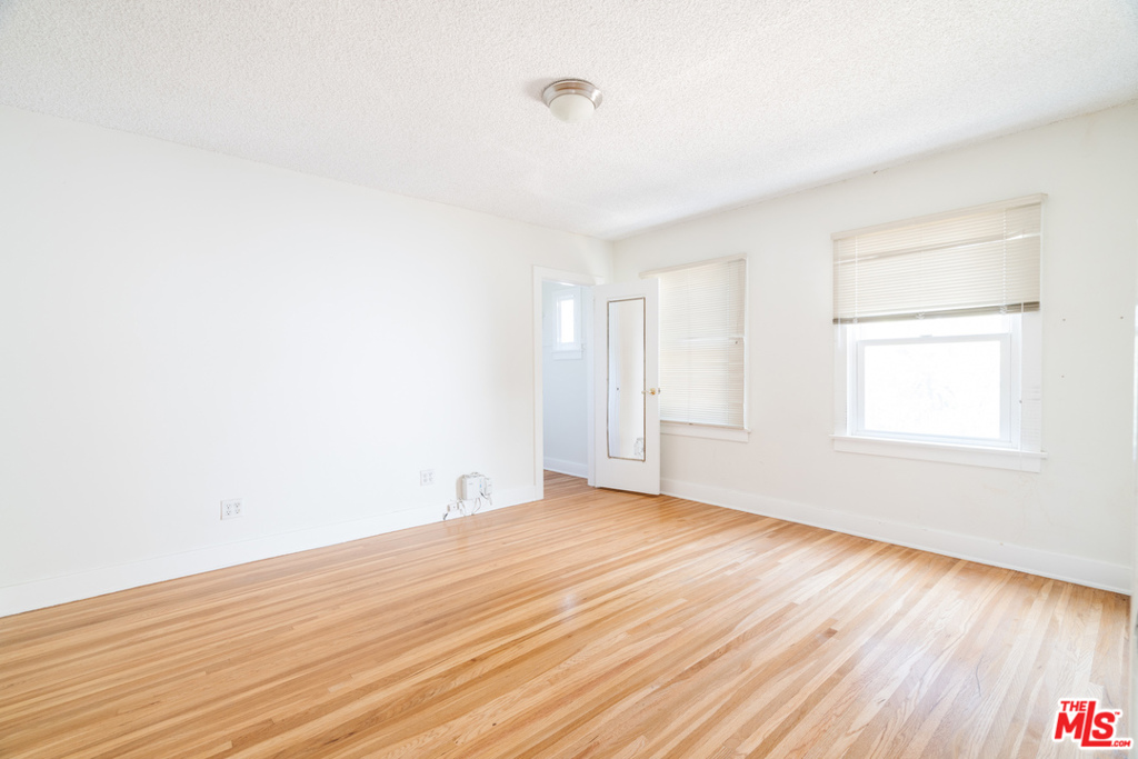 3875 Marcasel Avenue Property Photo 10