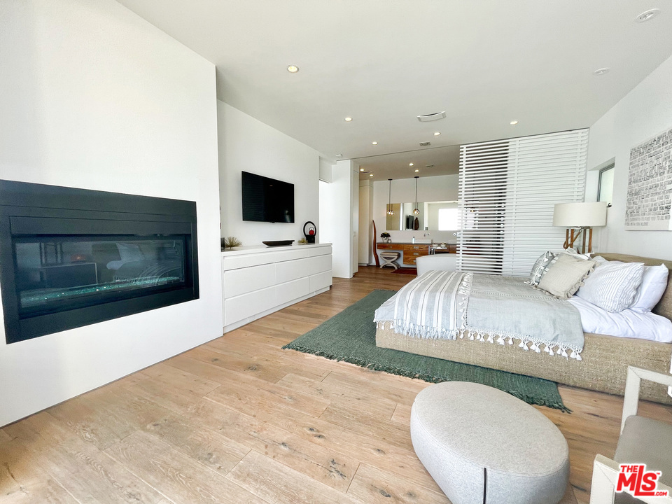 25366 Malibu Road 1 Property Photo 13