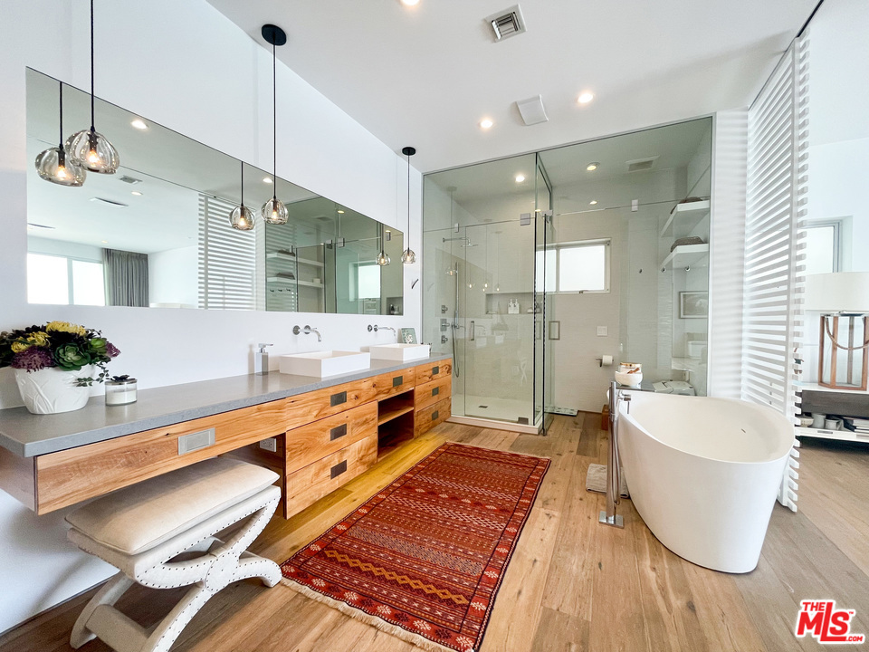 25366 Malibu Road 1 Property Photo 18