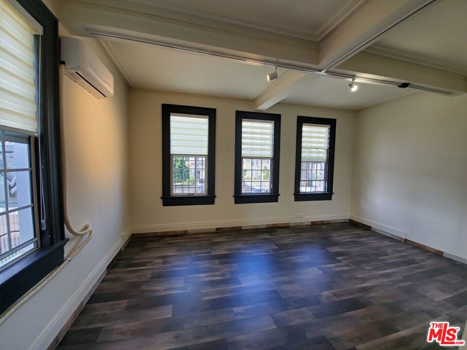 1214 S Norton Avenue #2 Property Photo 7