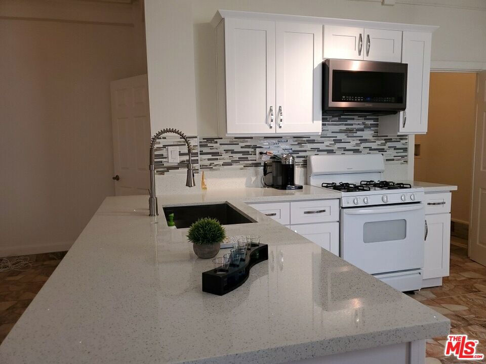 1214 S Norton Avenue #2 Property Photo 11