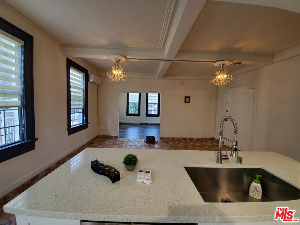 1214 S Norton Avenue #2 Property Photo 18