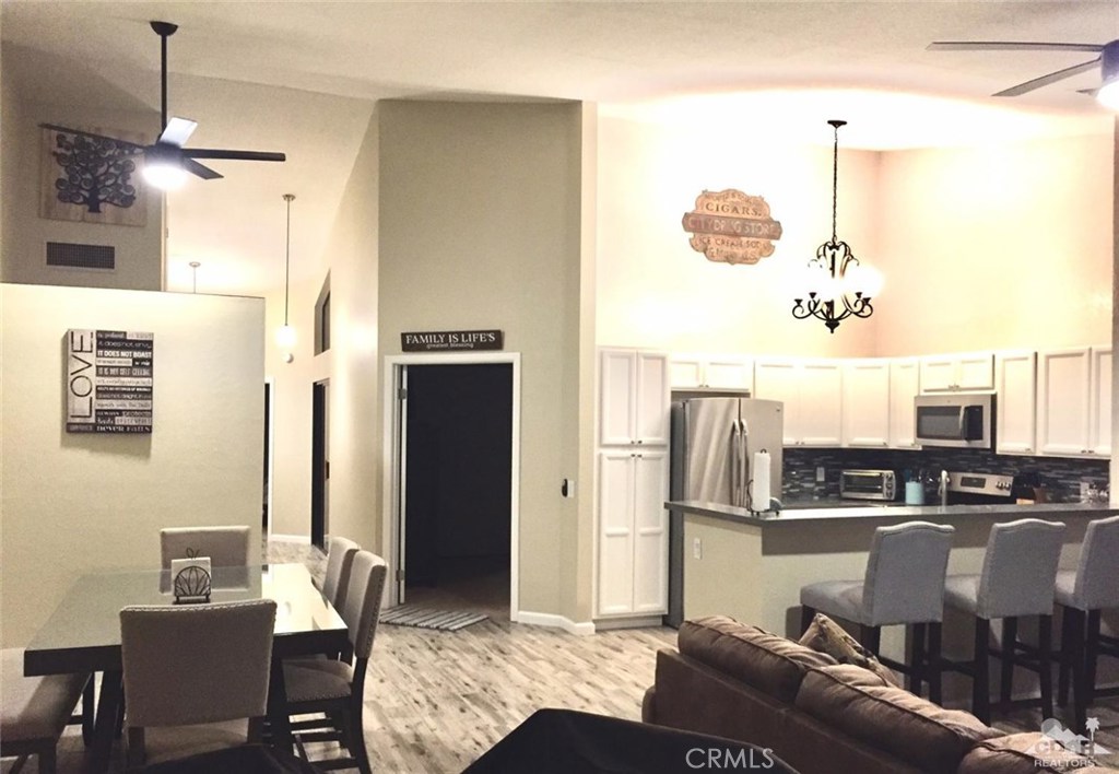 41120 Woodhaven Drive Property Photo 3