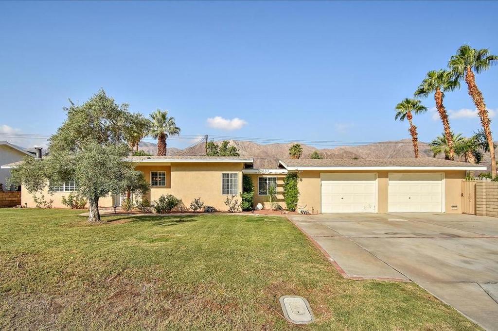 52637 Avenida Villa Property Photo 1