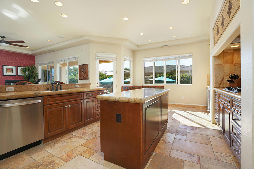 219033647PS Property Photo 10