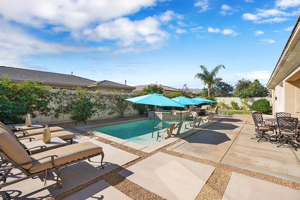 219033647PS Property Photo 21