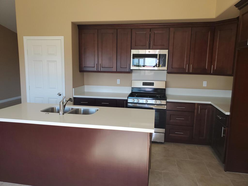 219036951PS Property Photo 3