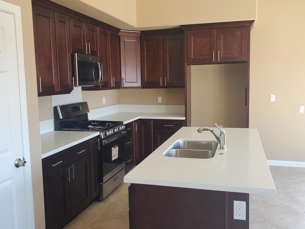 219036951PS Property Photo 5