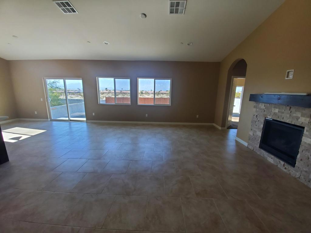 219036951PS Property Photo 9