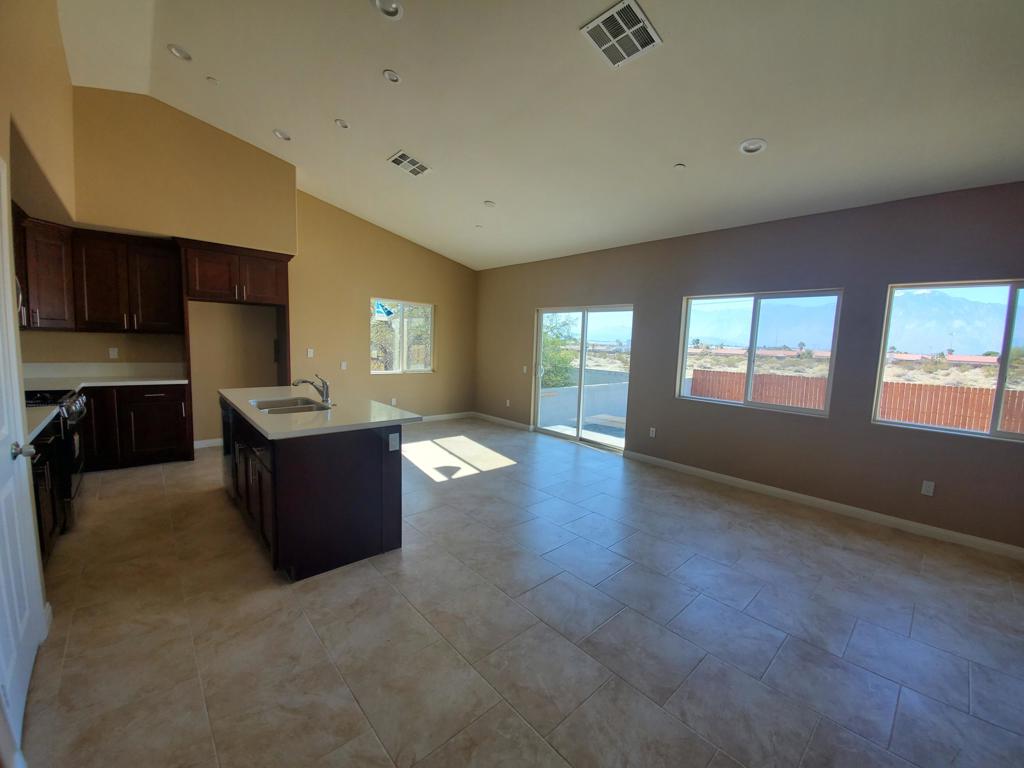 219036951PS Property Photo 13