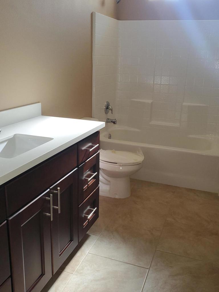 219036951PS Property Photo 17