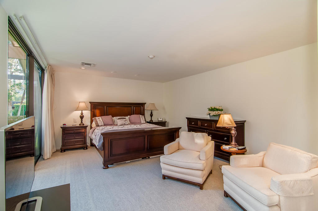 11 Wake Forest Court Property Photo 5