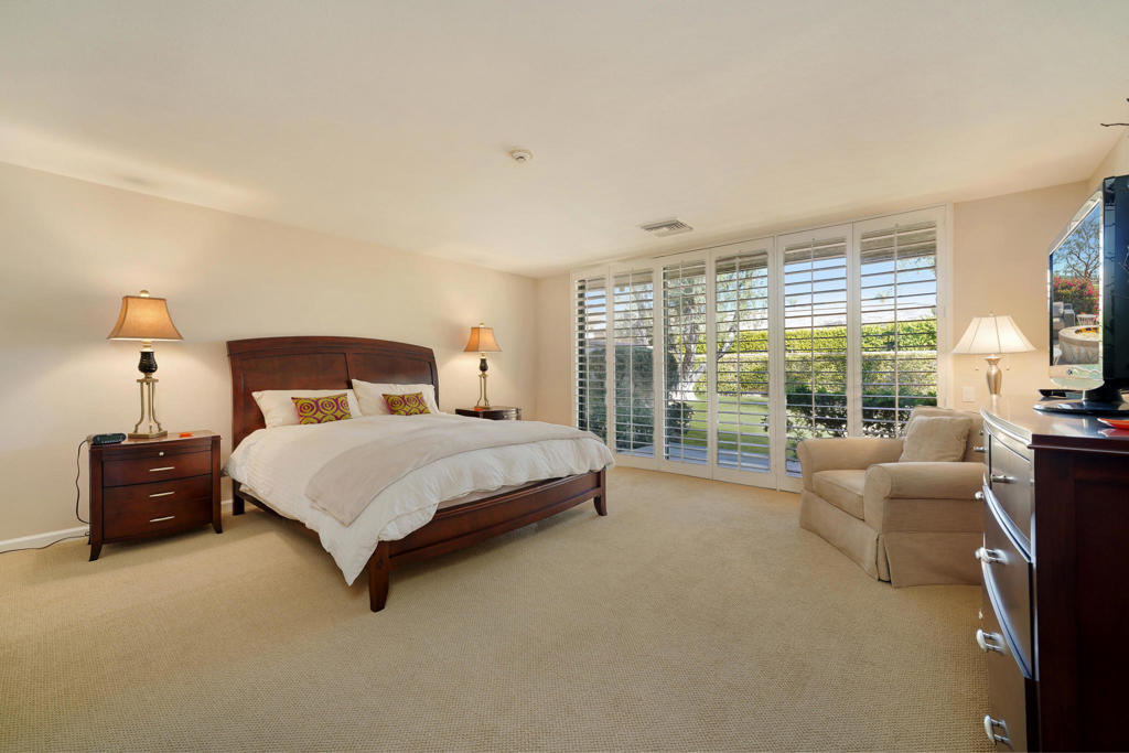 2 Rutgers Court Property Photo 4