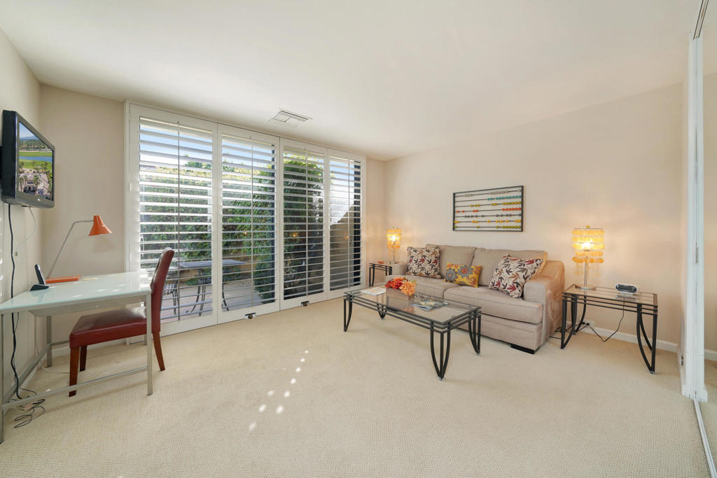 2 Rutgers Court Property Photo 6