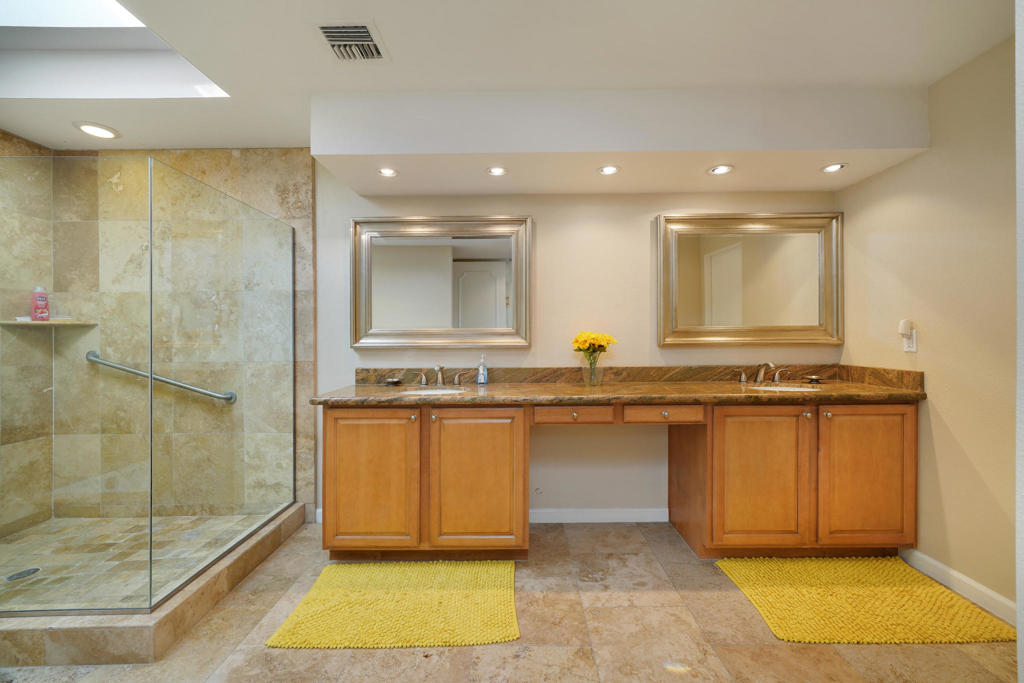 2 Rutgers Court Property Photo 7