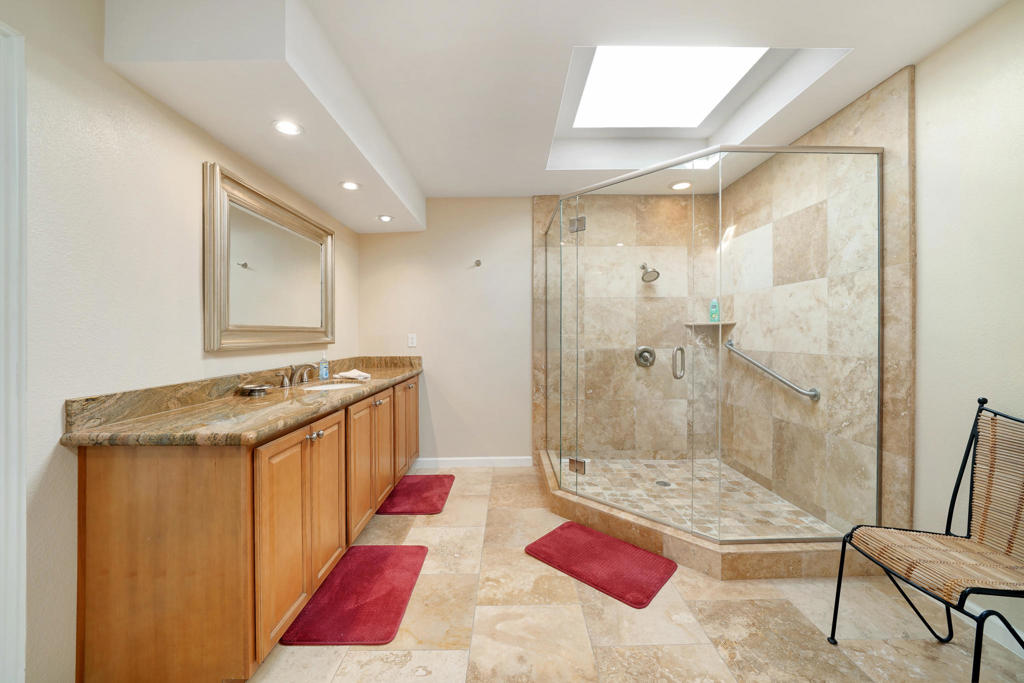 2 Rutgers Court Property Photo 8
