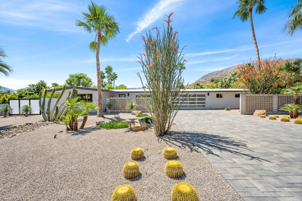 72187 Desert Drive Property Photo 5