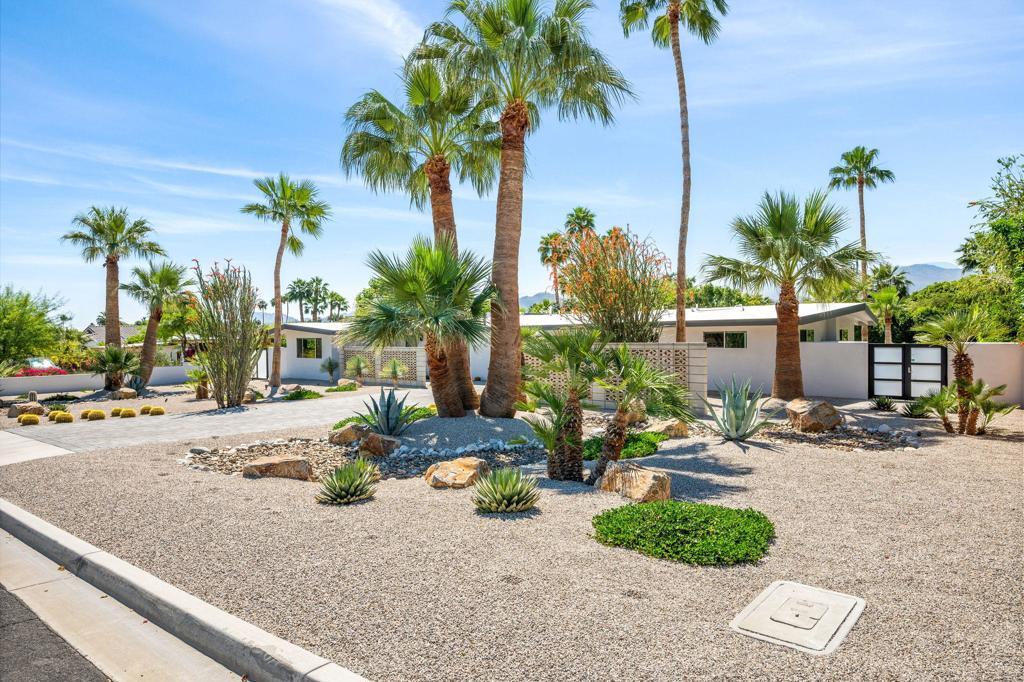 72187 Desert Drive Property Photo 8